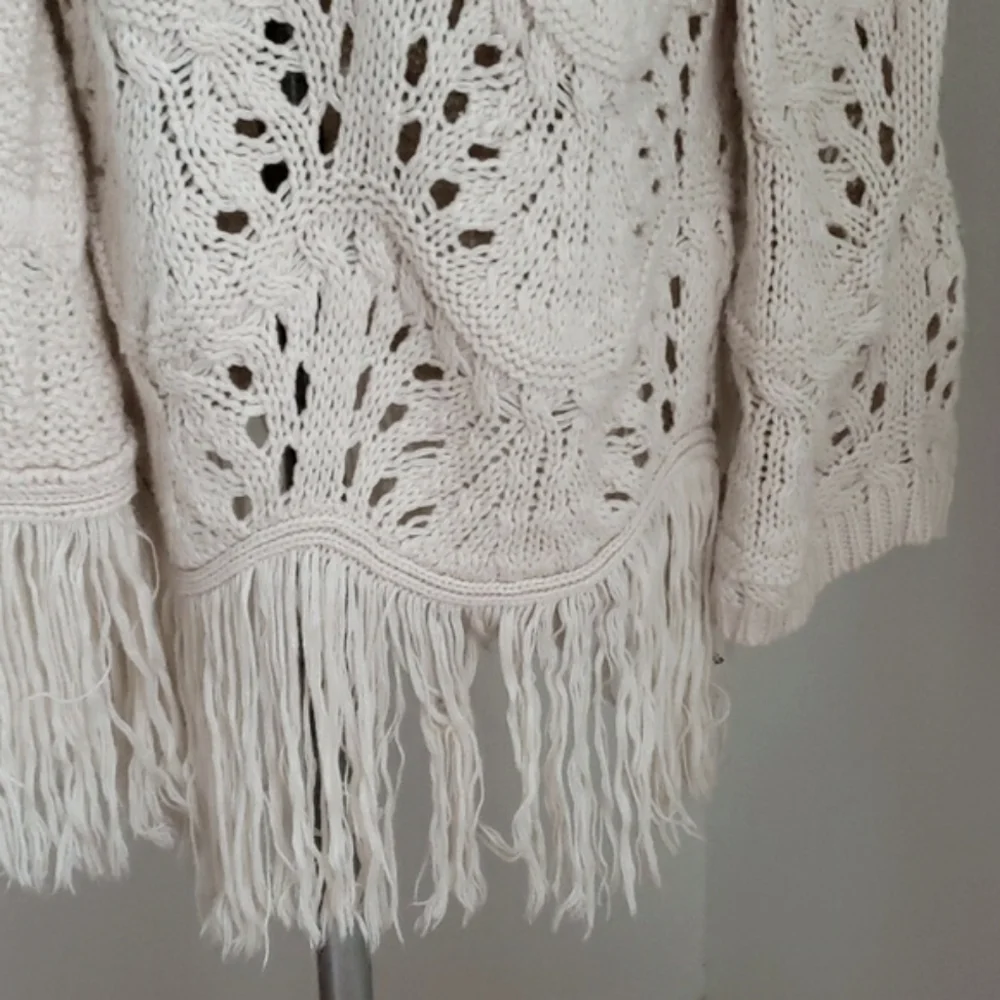 THE PARAGON Open Front Cardigan, Fringed Loose Knit Cream Color, Size L